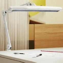 Jakob Maul Klemmleuchte, Arbeitsplatzleuchte, funktional, Stahl, Weiss, Klemmfuß