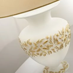 Kolarz® Tischleuchte Anfora in Libertà White/Antique, 90cm -Tischleuchten Verkäufe kolarztischleuchte anfora libertwhiteantique90cm 1423 71L WA f9 kolarz 142371lwa