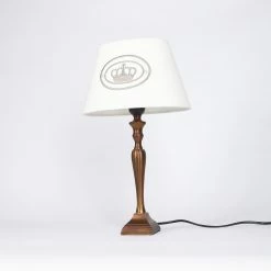 Dirk Davids Leuchten GmbH Tischleuchte mit bronzefarbigem Fuß und edlem Stoffschirm -Tischleuchten Verkäufe tischleuchte mit bronzefarbigem fuund 1230974 dirkdavidsleuchtengmbh 17404sbronze251616krone